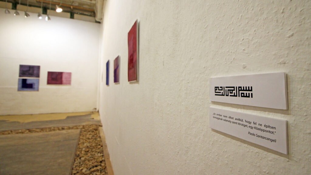 Czink Ibolya Beatrix kiállítása: „Megszentelt tér” kiállítás Artus Stúdió 2018. szeptember 8.